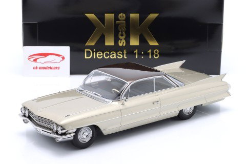 Cadillac Series 62 Coupe DeVille Byggeår 1961 beige metallisk 1:18 KK-Scale