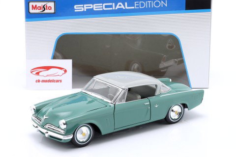 Studebaker Starliner Anno di costruzione 1953 verde menta / grigio chiaro 1:18 Maisto