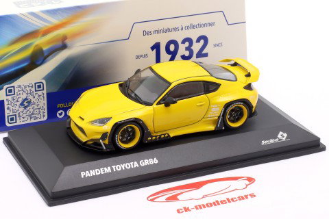 Toyota GR86 Pandem Rocket Bunny amarelo 1:43 Solido