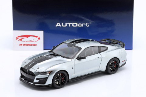 Ford Mustang Shelby GT500 sølv / sort 1:18 AUTOart