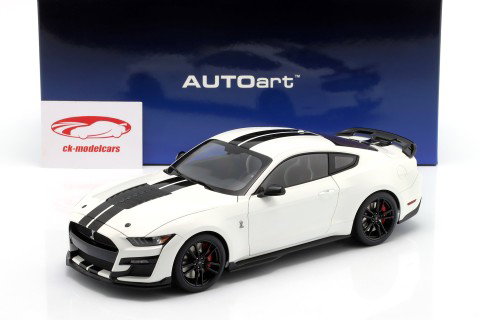 Ford Mustang Shelby GT500 hvid / sort 1:18 AUTOart