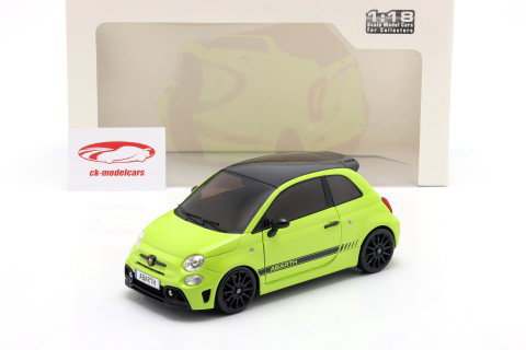 Fiat F595 Abarth Ano de construção 2023 verde adrenalina 1:18 Solido