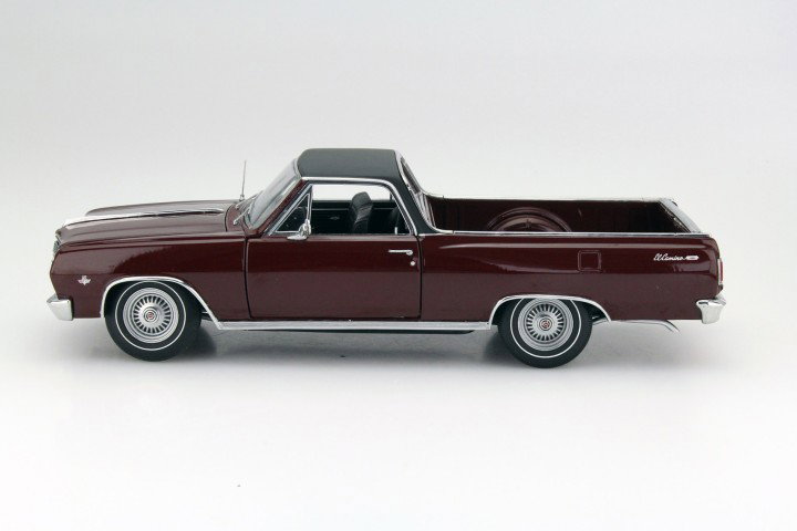 Chevrolet El Camino mit schwarzem Dach Baujahr 1965 rotbraun 1:18 GMP