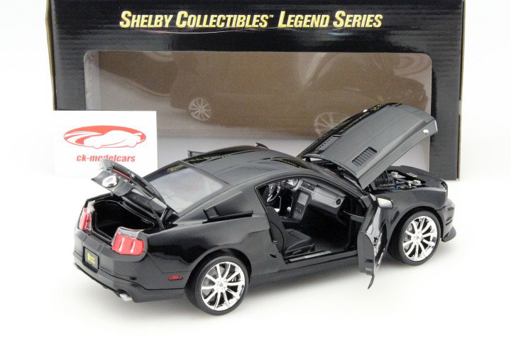 Shelby GT 500 Super Snake år 2010 sort 1:18 Shelby Collectibles