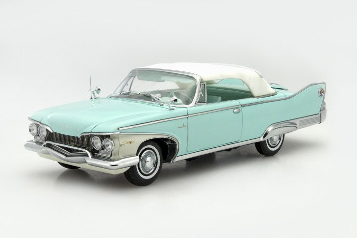 Plymouth Fury Closed Convertible år 1960 turkis 1:18 SunStar