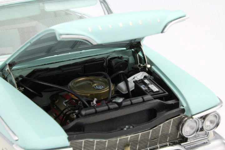 Plymouth Fury Closed Convertible år 1960 turkis 1:18 SunStar
