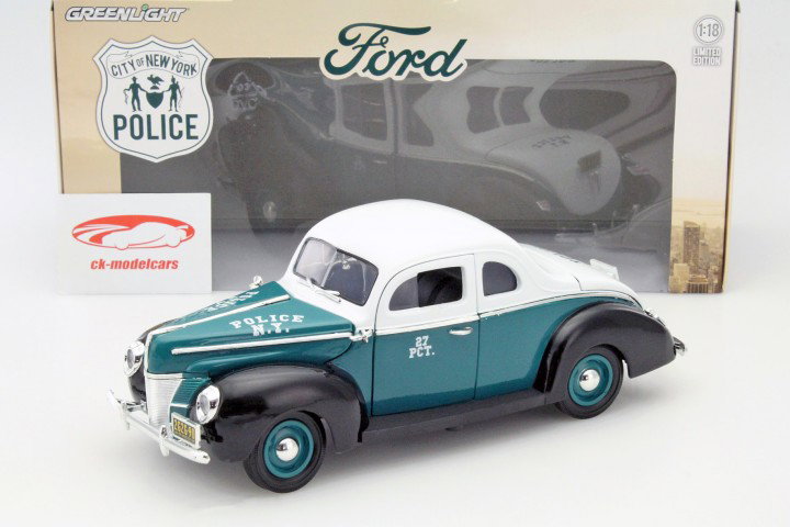Ford Deluxe Coupe NYPD Year 1940 green / white 1:18 Greenlight