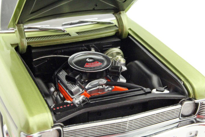 Chevrolet Nova L1/1 Yenko Deuce jaar 1970 groen 1:18 GMP