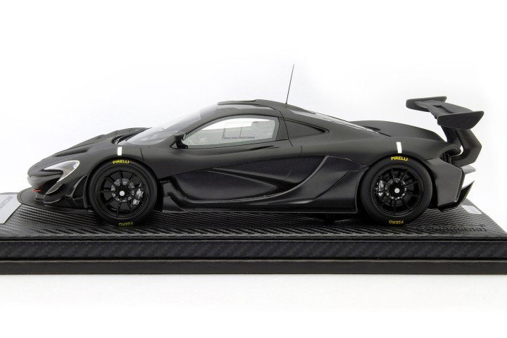 McLaren P1 GTR Construction year 2015 carboxylic / black with showcase 1:18 Tecnomodel