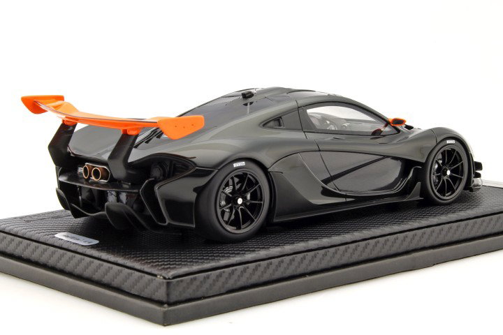 McLaren P1 GTR Construction year 2016 dark green / orange with showcase 1:18 Tecnomodel