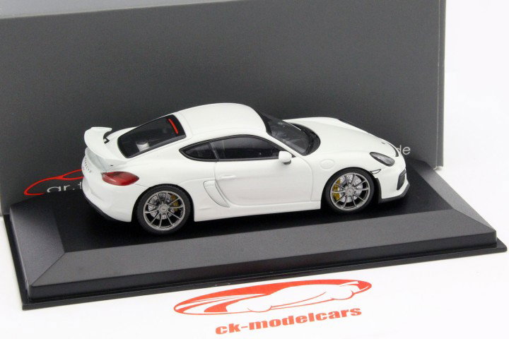 Porsche Cayman GT4 white 1:43 Minichamps