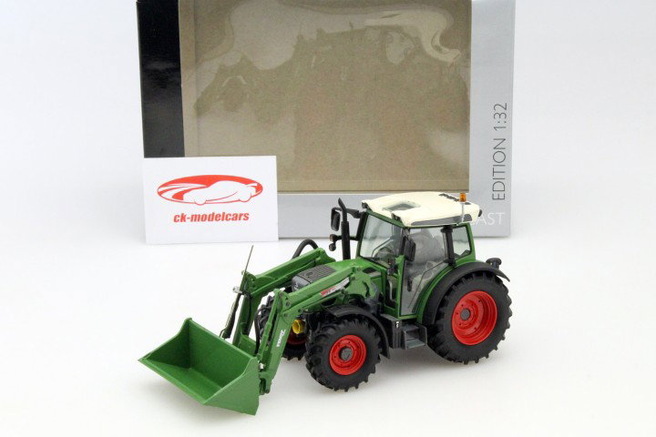 Fendt 211 Vario met voorladers groen 1:32 Schuco