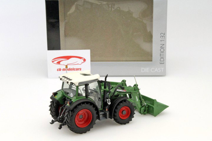 Fendt 211 Vario met voorladers groen 1:32 Schuco