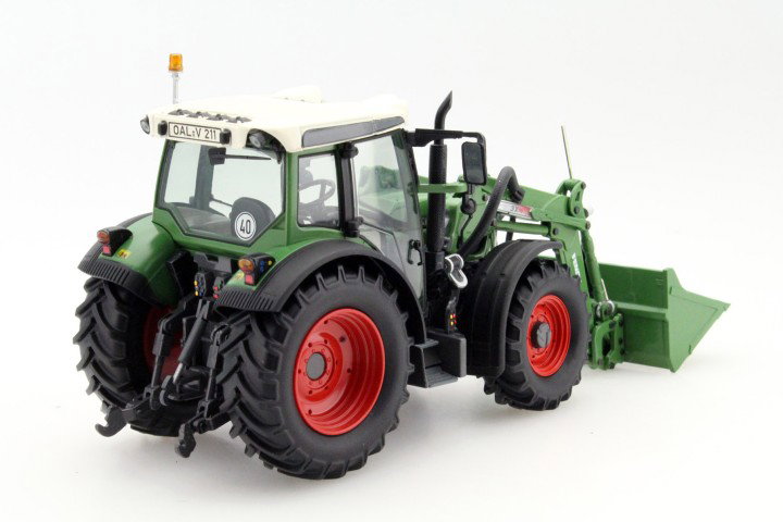 Fendt 211 Vario met voorladers groen 1:32 Schuco