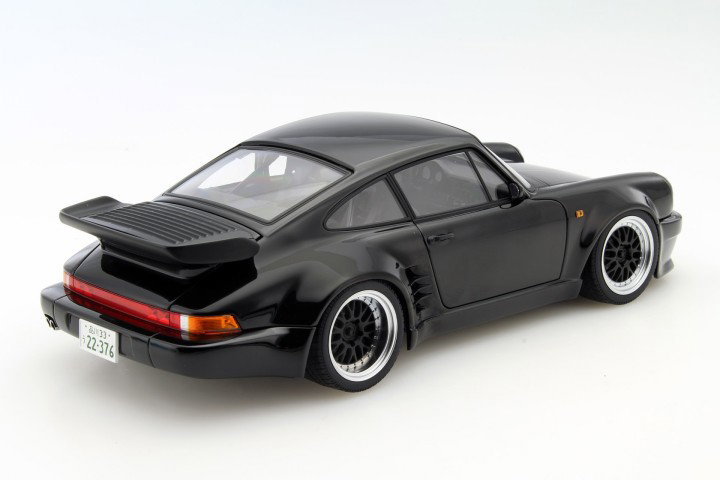 Porsche 911 (930) Turbo Wangan Midnight noir 1:18 AUTOart