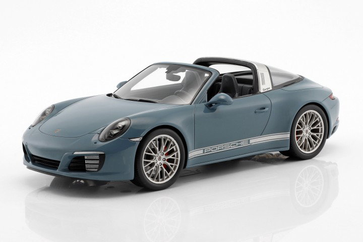 Porsche 911 (991 II) Targa 4S aetna blue with showcase 1:18 Spark