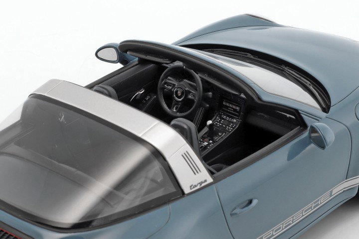 Porsche 911 (991 II) Targa 4S aetna blue with showcase 1:18 Spark