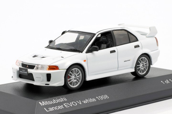Mitsubishi Lancer Evo V RHD white 1:43 WhiteBox