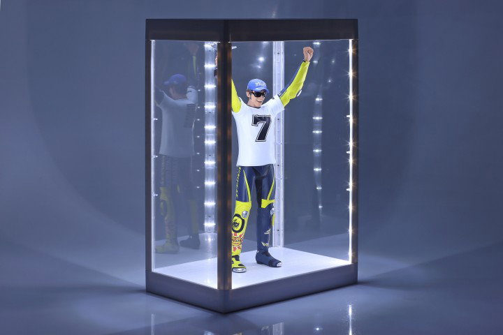Einzelvitrine mit LED-Beleuchtung für Figuren Maßstab 1:6 weiß Triple9