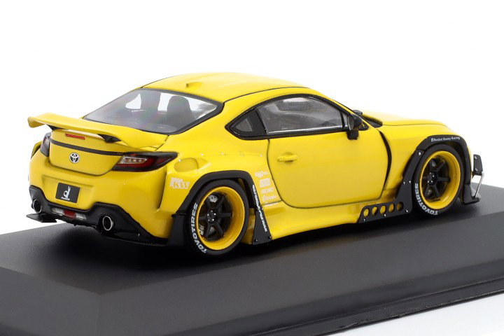 Toyota GR86 Pandem Rocket Bunny желтый 1:43 Solido