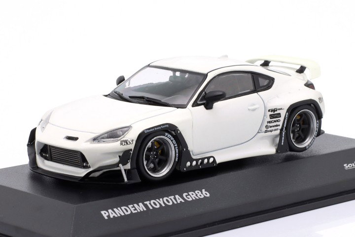 Toyota GR86 Pandem Rocket Bunny branco 1:43 Solido
