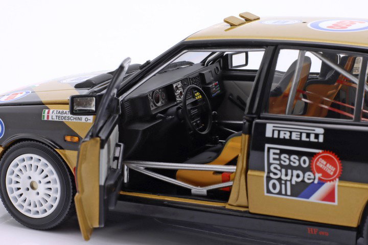 Lancia Delta HF 4WD #1 Winner Rallye Piancavallo 1987 Tabaton, Tedeschini 1:18 Kyosho