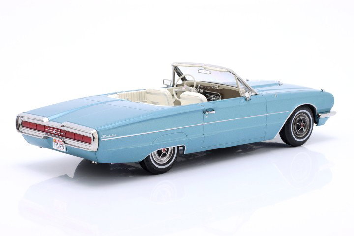 Ford Thunderbird converteerbaar Bouwjaar 1966 lichtblauw metalen 1:18 KK-Scale