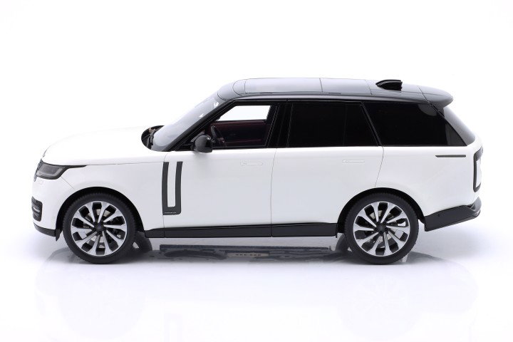Range Rover P530 Autobiography Año de construcción 2024 Fuji blanco 1:18 GT-Spirit