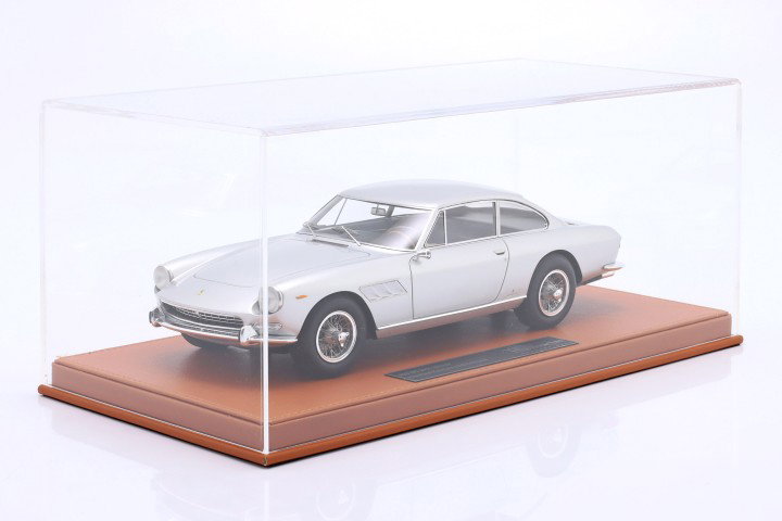 Ferrari 330 GT 2+2 Year 1965 silver 1:18 TopMarques