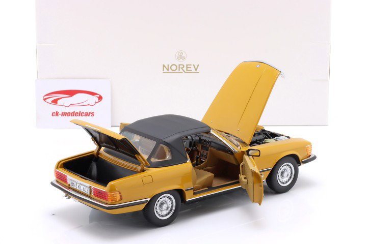 Mercedes-Benz 450 SL (R107) Bouwjaar 1975 cayenne oranje 1:18 Norev