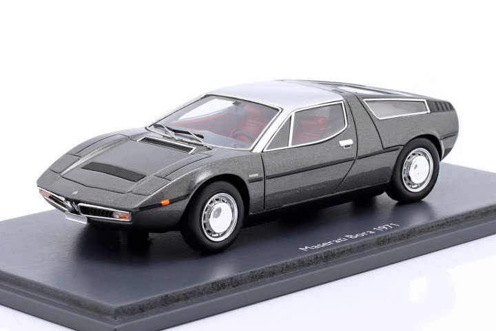 Maserati Bora Año de construcción 1971 gris metálico / plata 1:43 Schuco