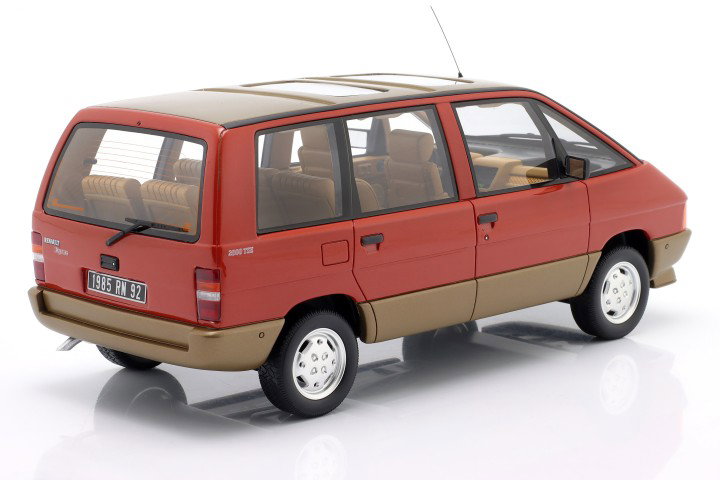 Renault Espace 2000 TSE Año de construcción 1984 rojo / oro 1:18 OttOmobile