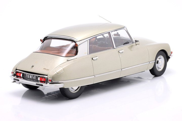 Citroen DS 23 Pallas Année de construction 1973 Tholonnet beige 1:12 Norev