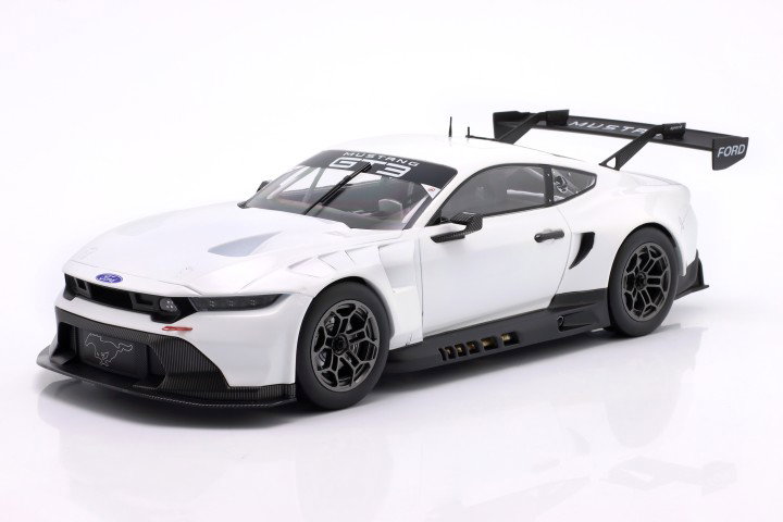 Ford Mustang GT3 Racing Spec Plain Body Version 2024 weiß 1:18 Ixo