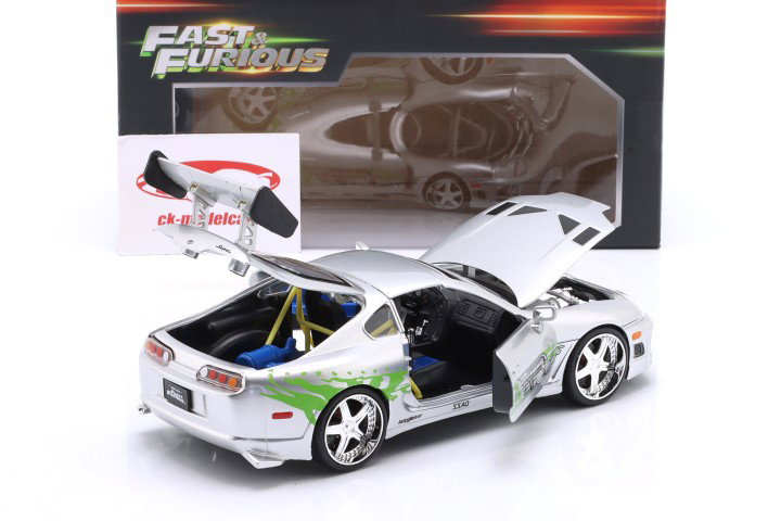 Brian's Toyota Supra filmserie Fast & Furious zilver / decor 1:24 Jada Toys