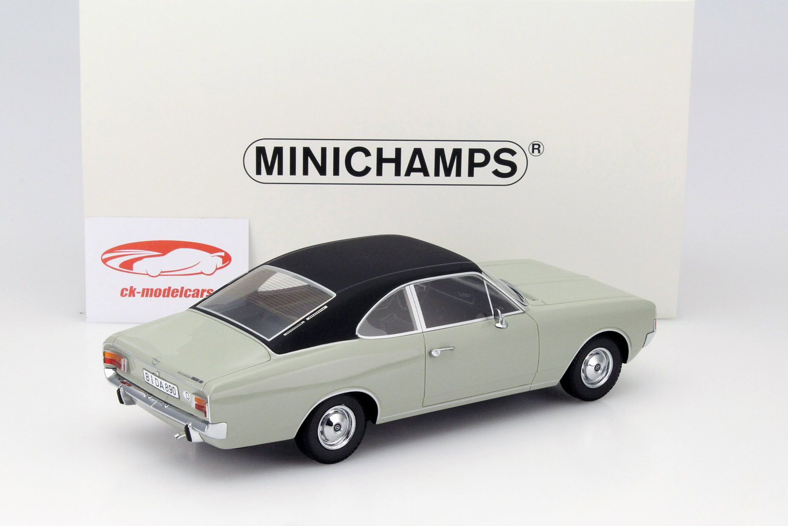 Opel Rekord C Coupe Baujahr 1966 grau 1:18 Minichamps