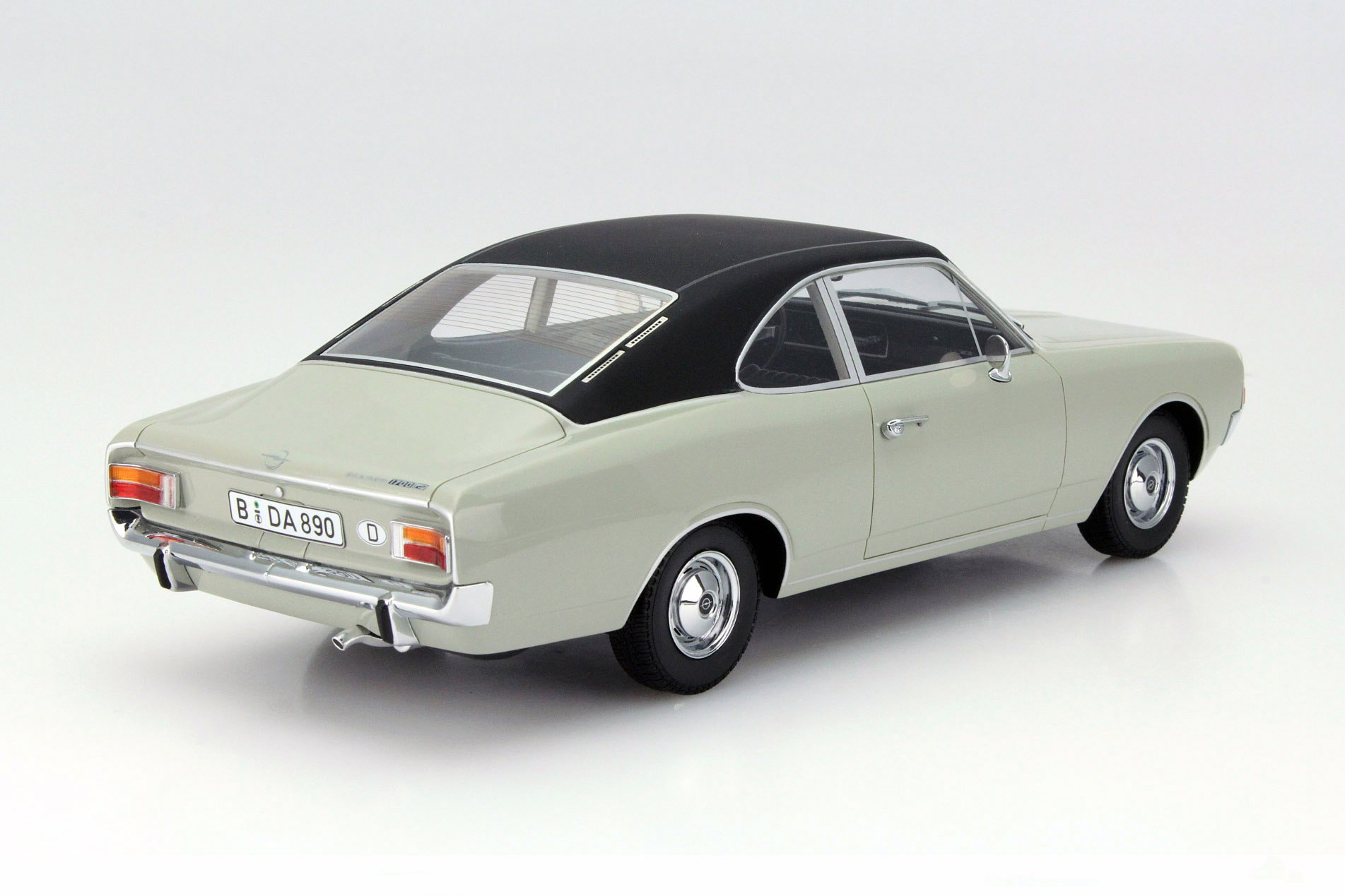 Opel Rekord C Coupe Baujahr 1966 grau 1:18 Minichamps