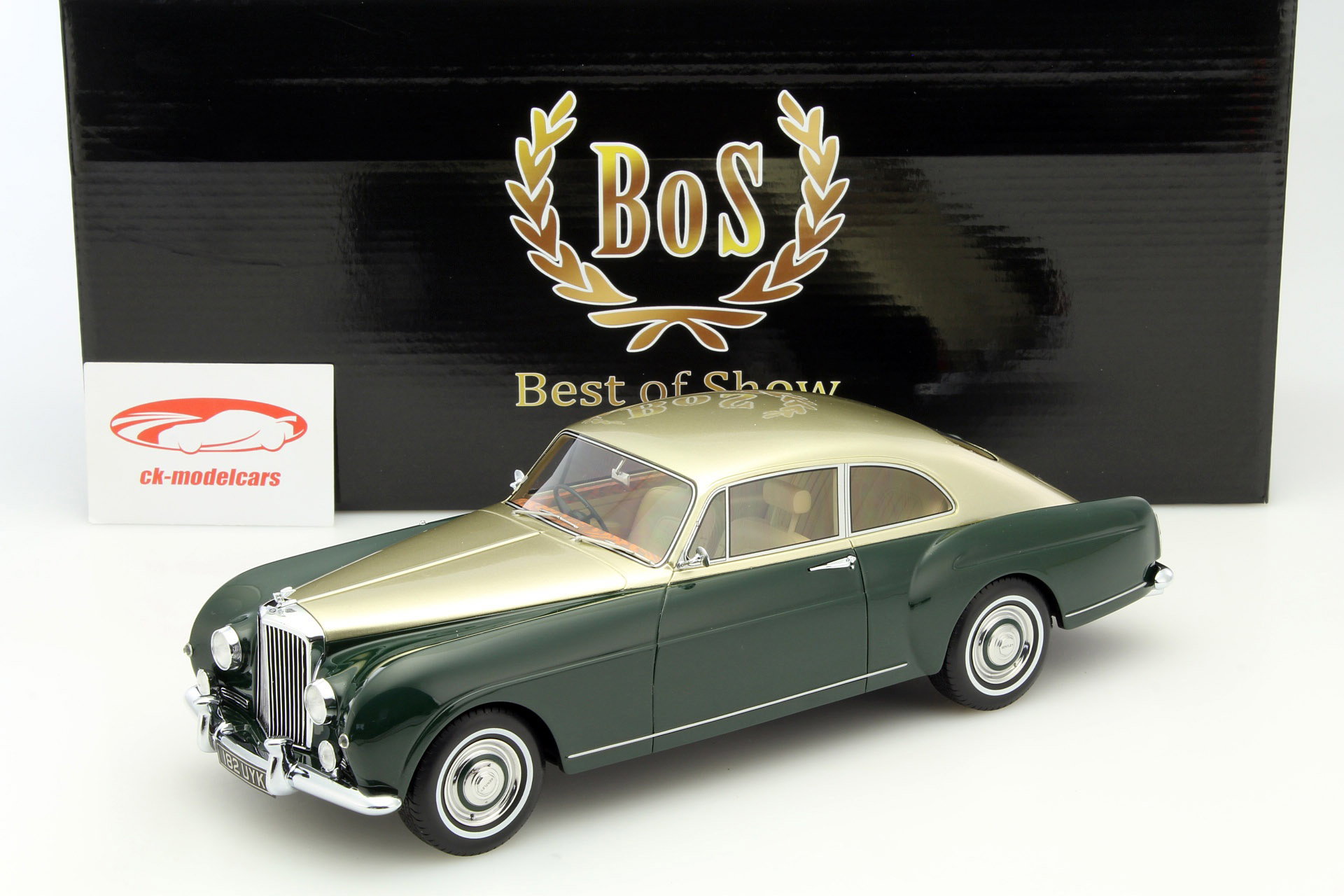 Bentley S1 Continental Mulliner Sports Saloon RHD jaar 1956 groen / goud 1:18 BoS-Models