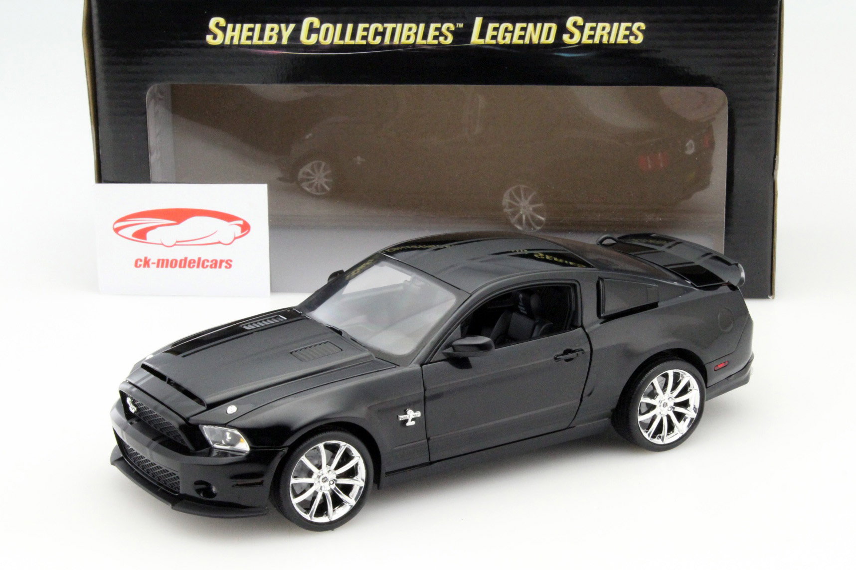 Shelby GT 500 Super Snake år 2010 sort 1:18 Shelby Collectibles