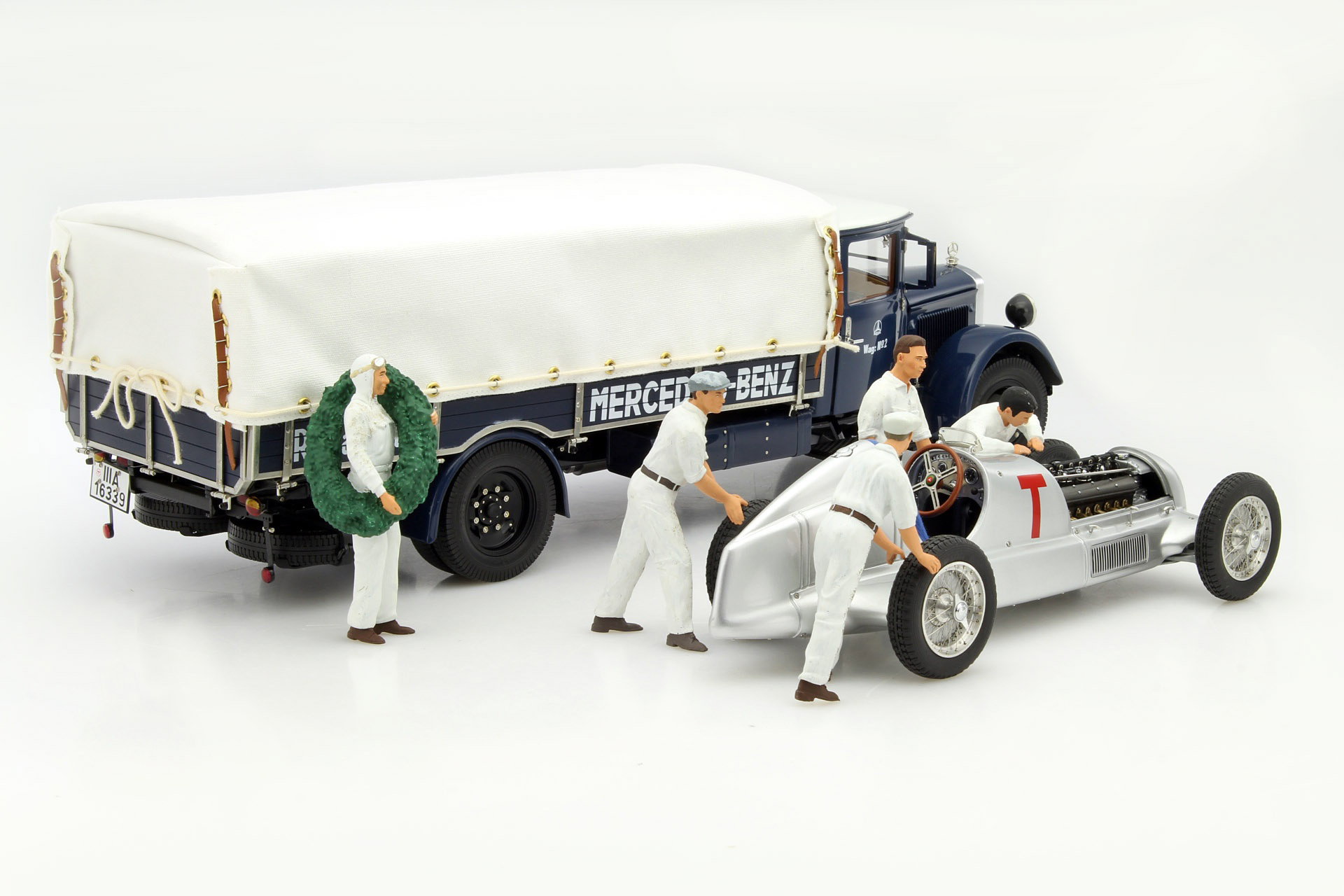 Set: 5x Figutec chiffres Mercedes LKW LO 2750 mit Mercedes W25 T-Car 1:18 CMC