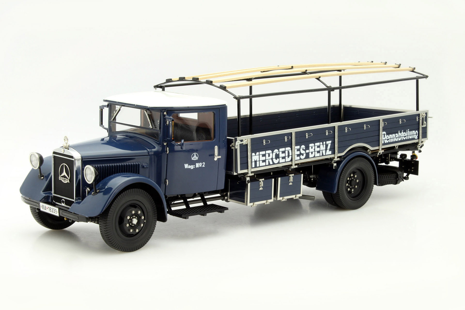 Set: 5x Figutec chiffres Mercedes LKW LO 2750 mit Mercedes W25 T-Car 1:18 CMC