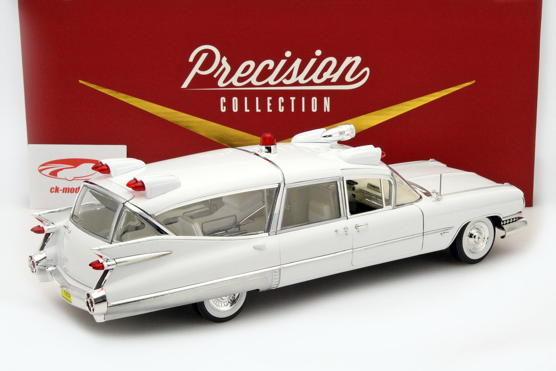 Cadillac Ambulance Year 1959 white 1:18 Greenlight