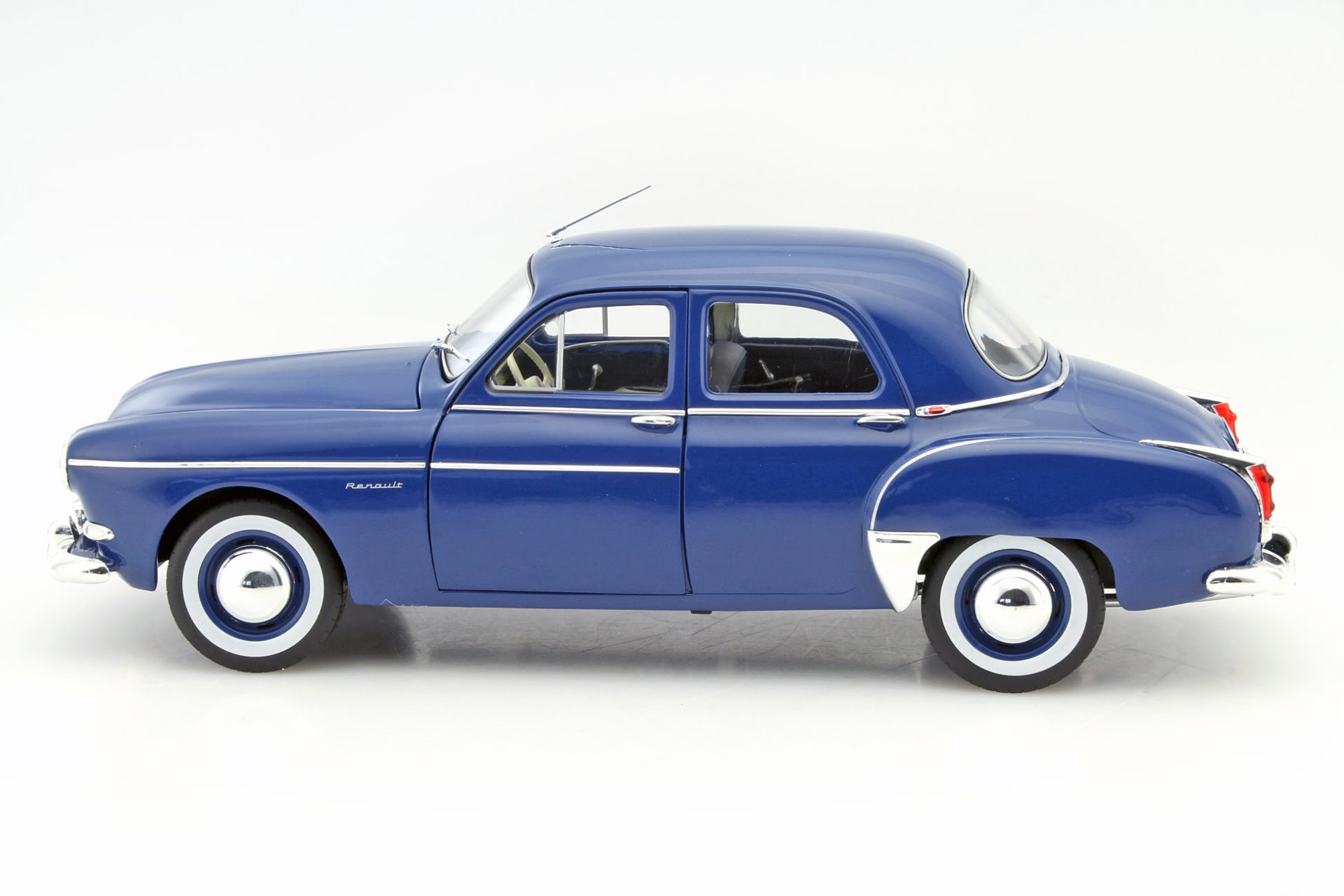Renault Fregate Year 1959 blue 1:18 Norev
