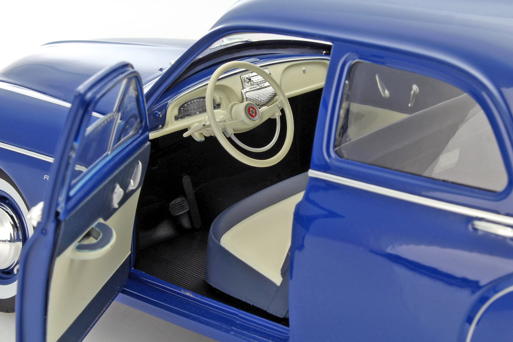 Renault Fregate Year 1959 blue 1:18 Norev