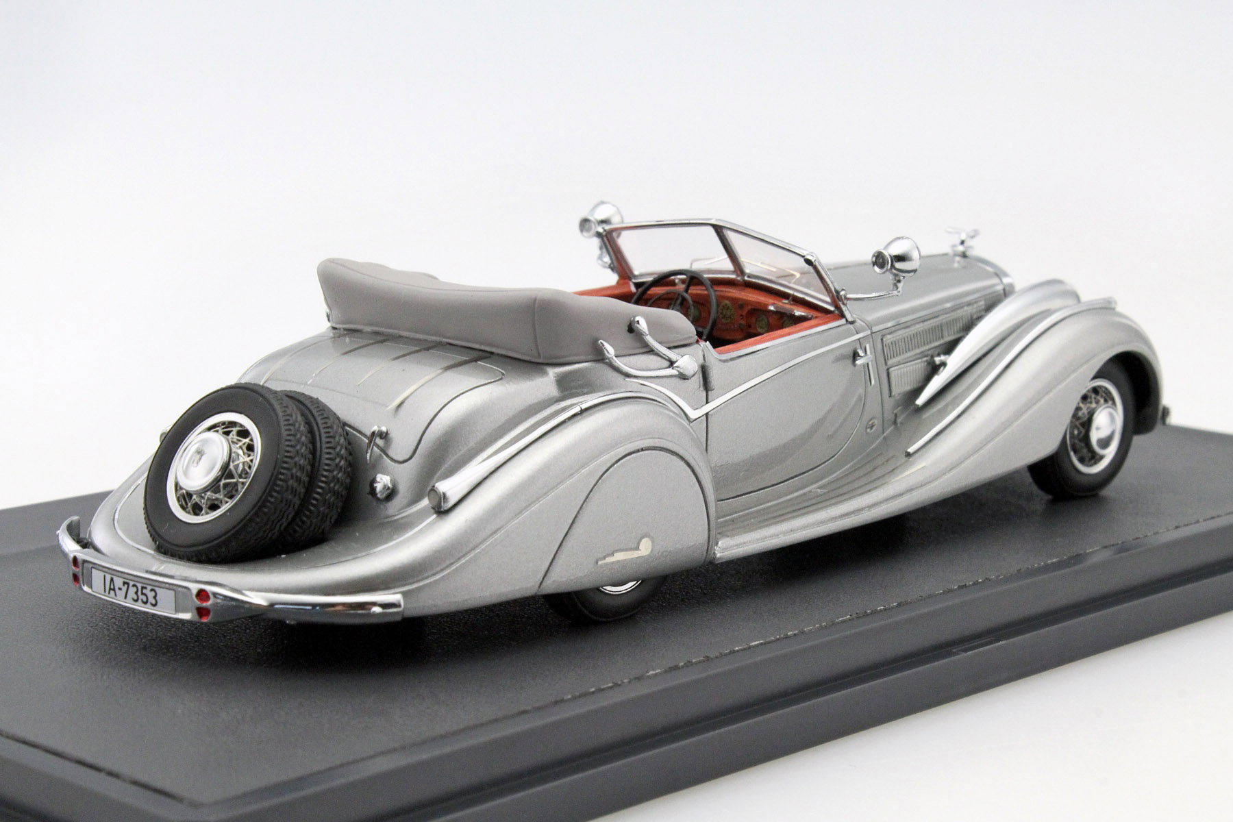 Horch 853 Sport Cabriolet Year 1938 silver 1:43 Matrix