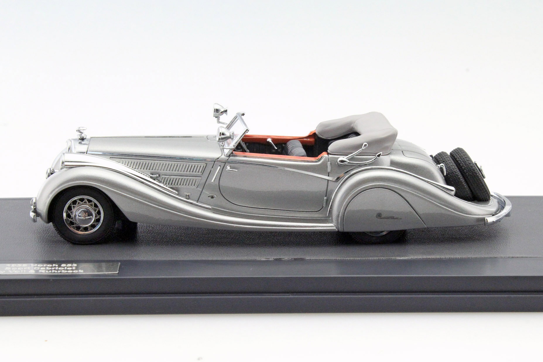 Horch 853 Sport Cabriolet Year 1938 silver 1:43 Matrix