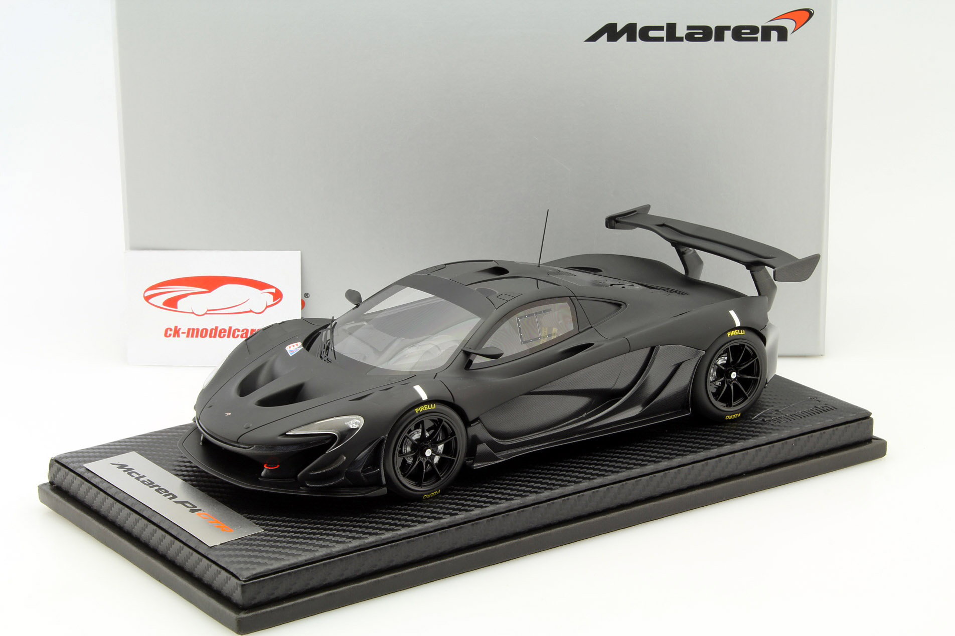 McLaren P1 GTR Construction year 2015 carboxylic / black with showcase 1:18 Tecnomodel