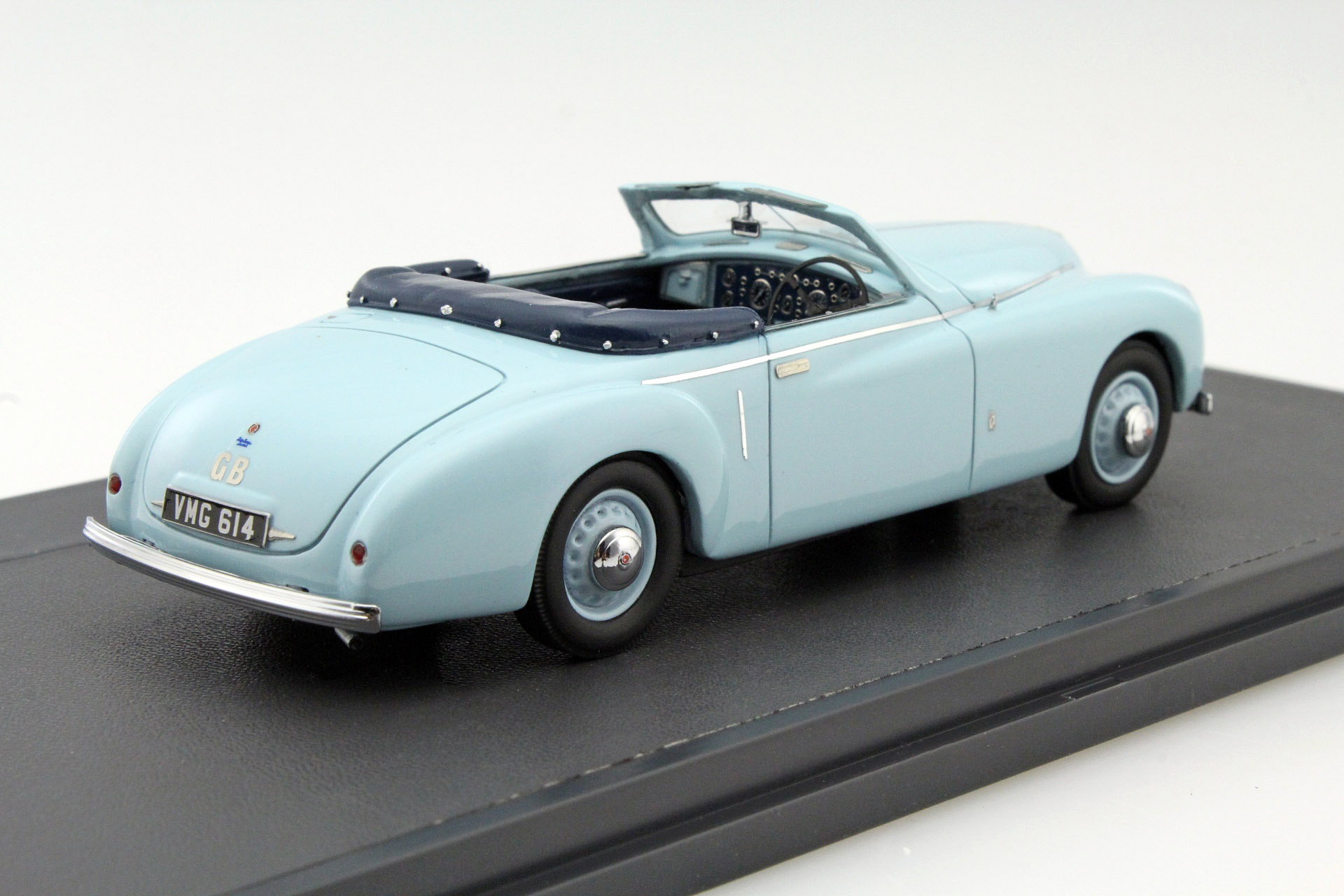 Bristol 400 DHC Pininfarina year 1948 blue 1:43 Matrix