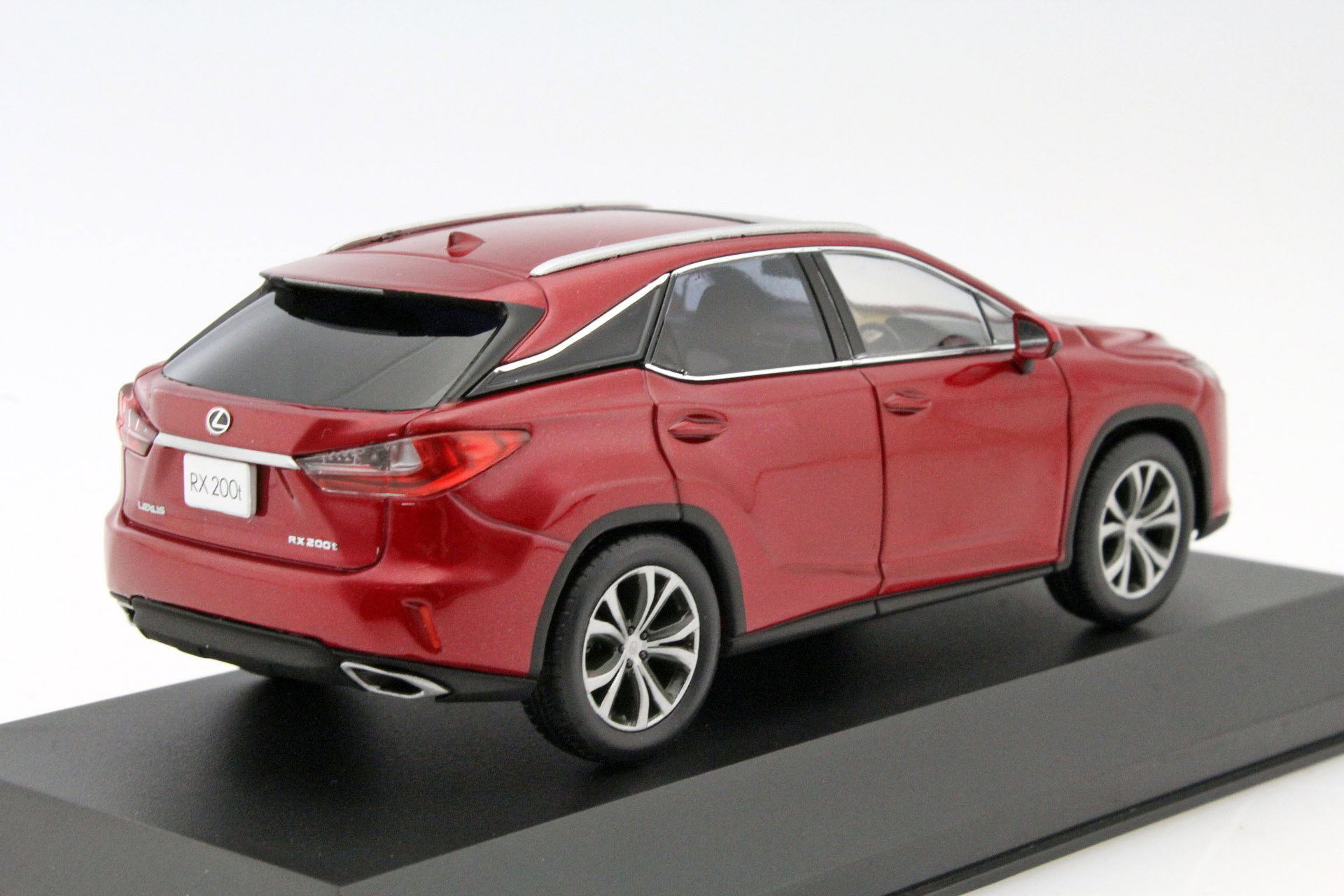 Lexus RX 200t jaar 2016 rood metalen 1:43 Kyosho