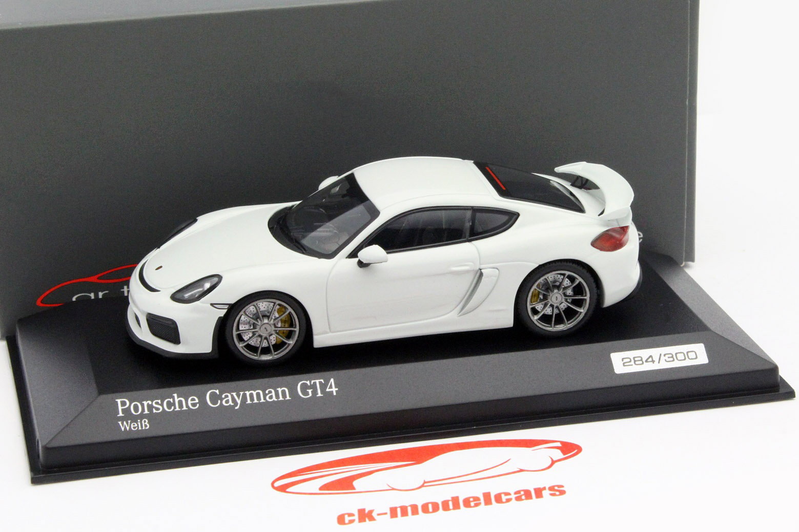 Porsche Cayman GT4 white 1:43 Minichamps